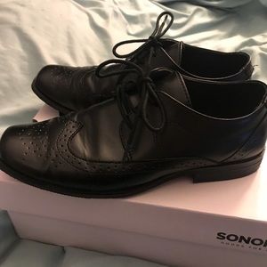 Boys Size 6 dress shoes